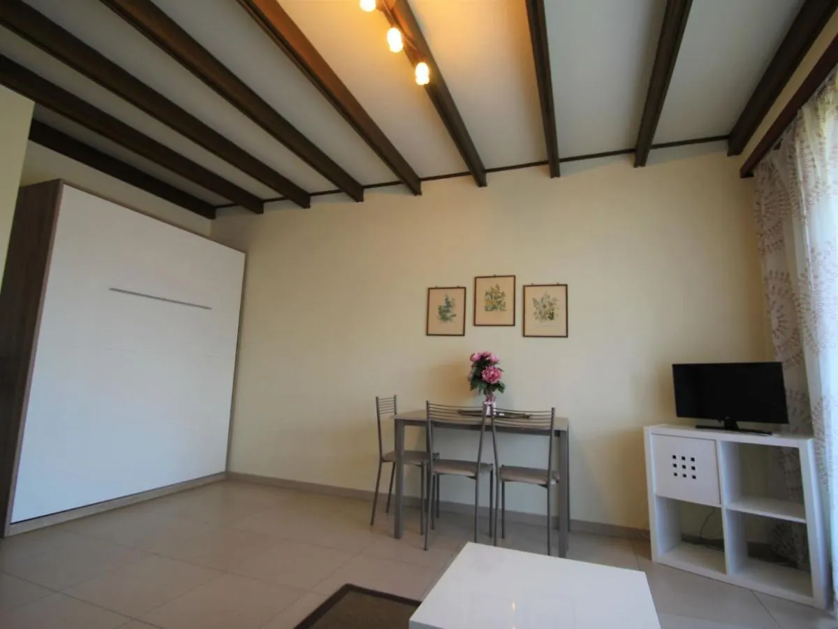 Studio Hermitage-14 By Interhome Porto Valtravaglia